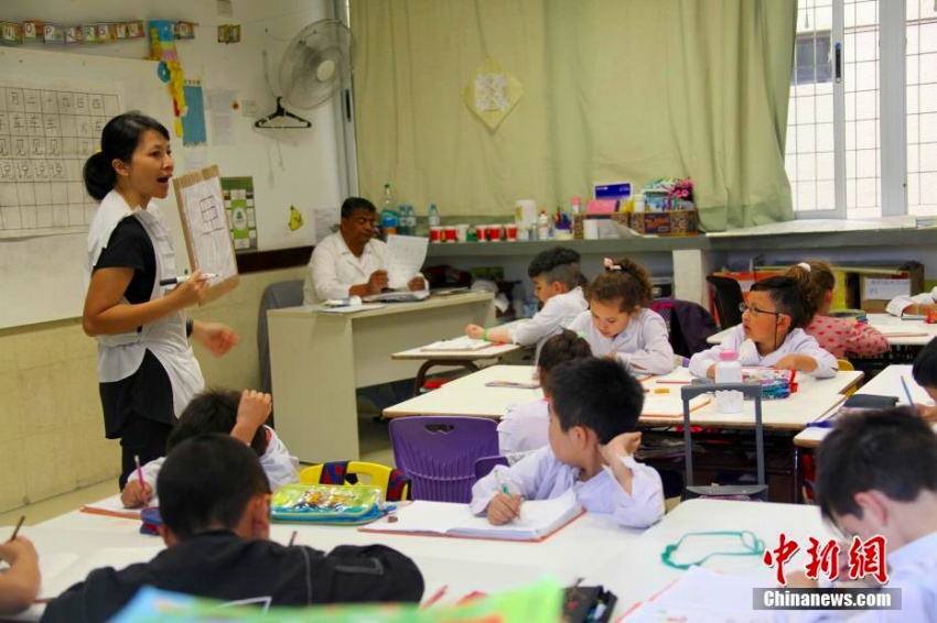 アルゼンチンで唯一、中国語とスペイン語教える公立のバイリンガル学校