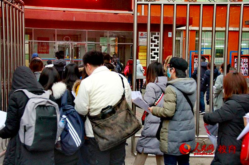 中国国家公務員採用試験スタート　人気ポストの倍率はなんと4000倍