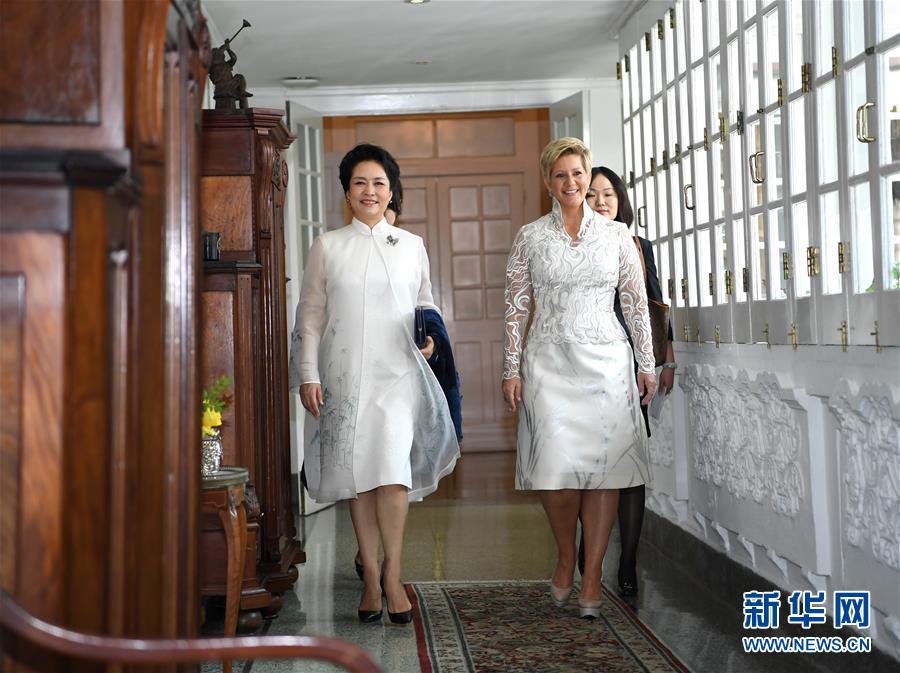 中国とパナマの首脳夫人がエイズ対策PRイベントに出席
