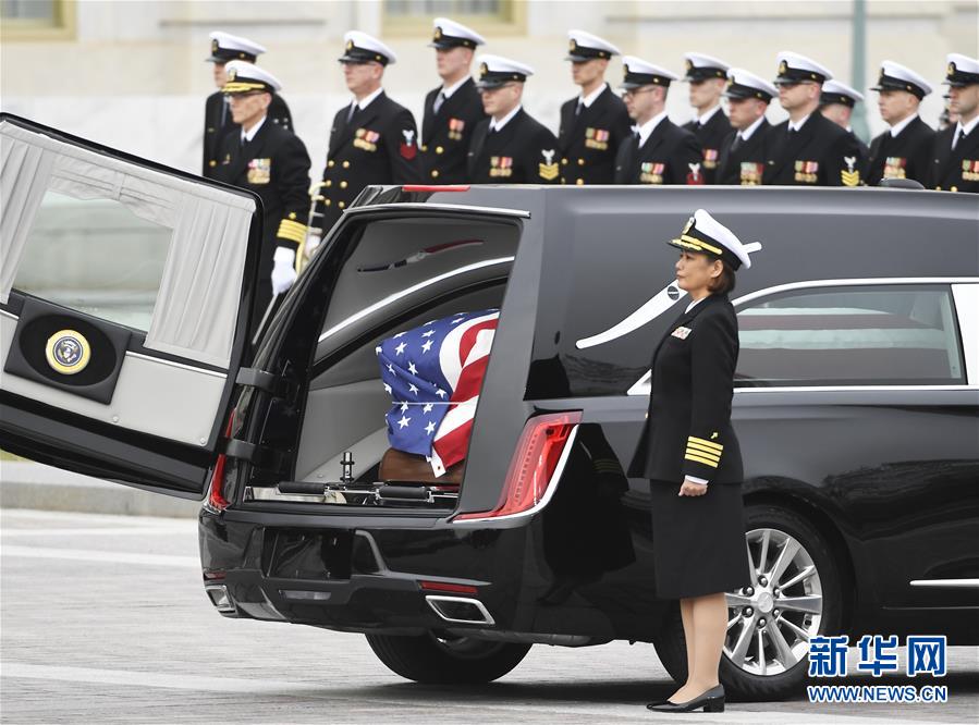 ワシントンでブッシュ元米国大統領の国葬
