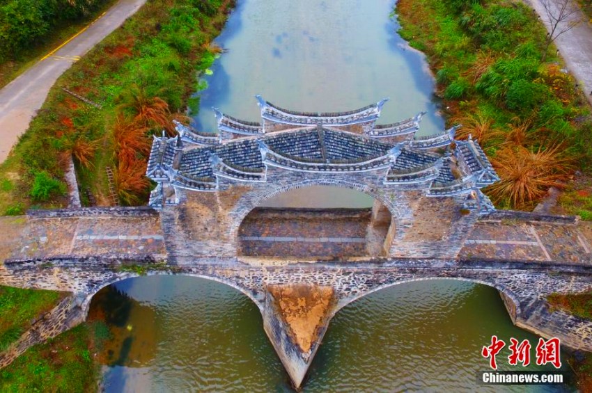 独特なデザインが美しい明代の太平橋　江西省