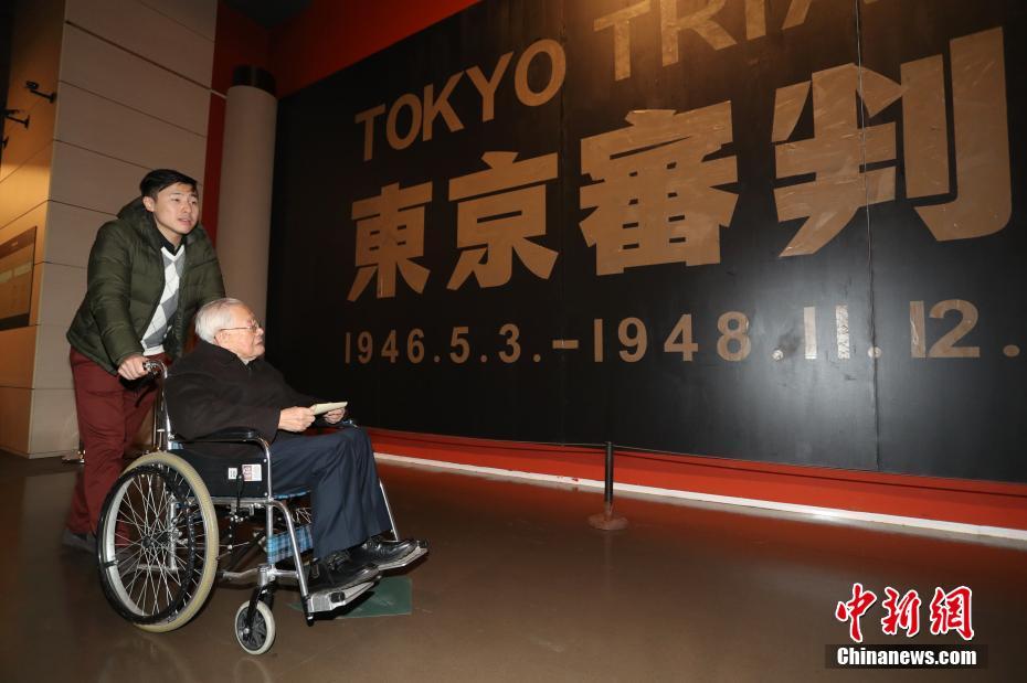 東京裁判から70年、上海で「東京裁判巨大油絵及び映像写真展」開幕