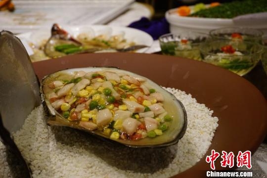湖北省鄂州市で武昌魚料理155品披露　ギネス新記録