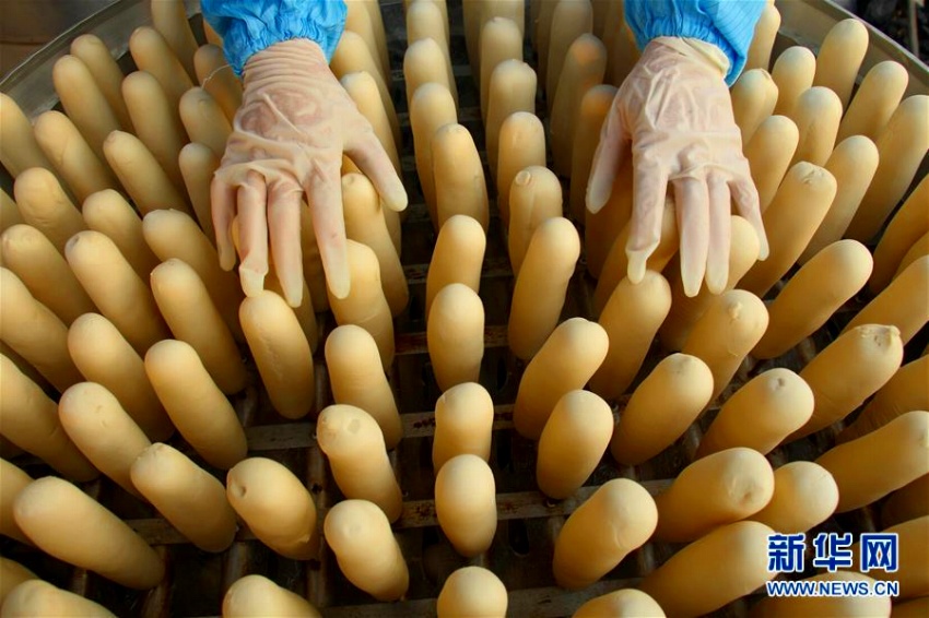 山東省浜州市の「串饅頭」が生産の最盛期に
