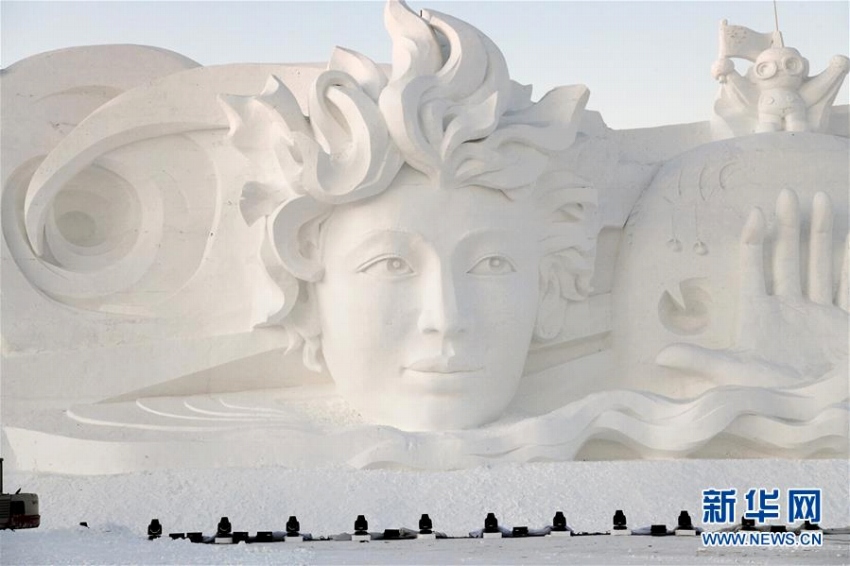ハルビン雪の彫刻芸術博覧会に巨大な彫刻作品「銀河の旅」　黒竜江省