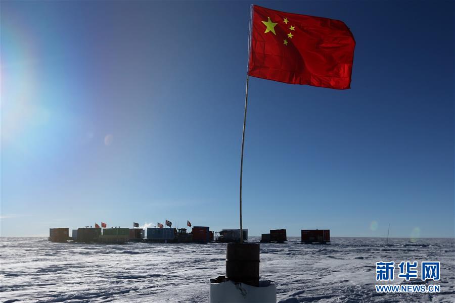 中国南極観測隊崑崙隊、アイスドームAに到着