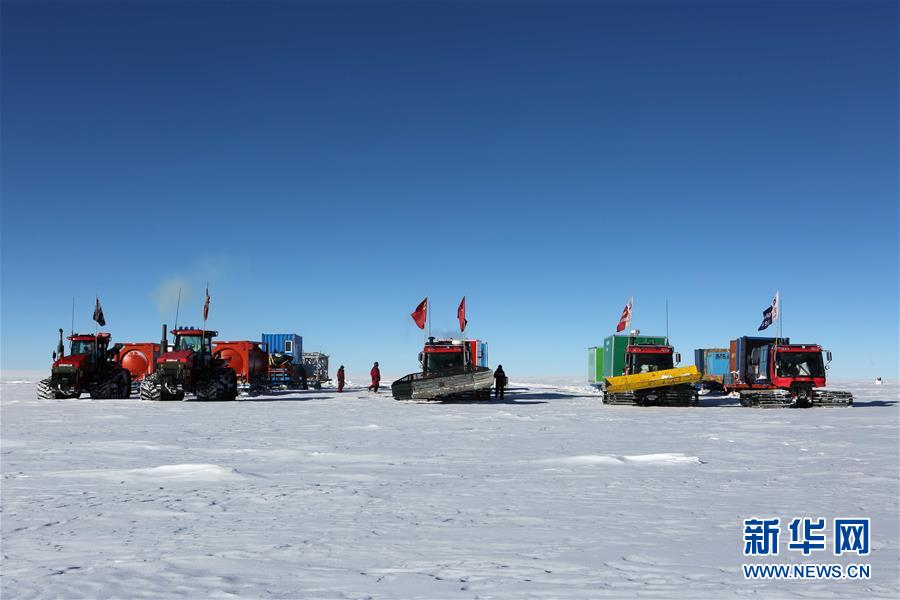 中国南極観測隊崑崙隊、アイスドームAに到着