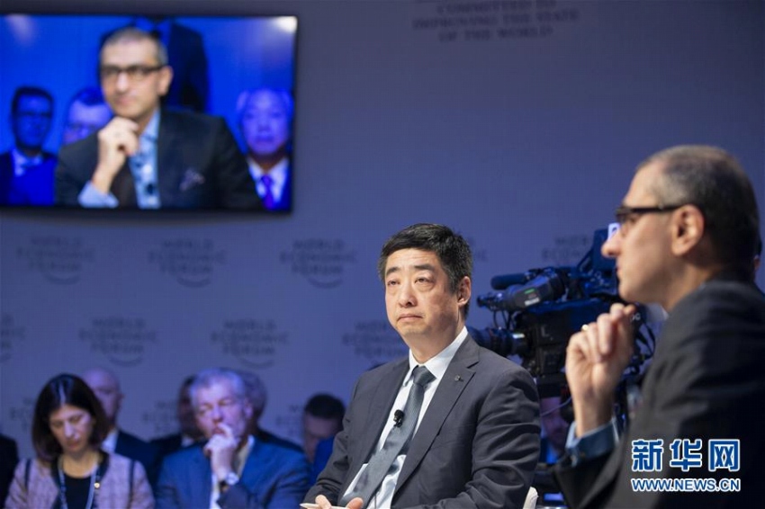 2019世界経済フォーラム年次総会に出席した華為(ファーウェイ)の胡厚崑副董事長（写真右から2番目、撮影・徐金泉）。