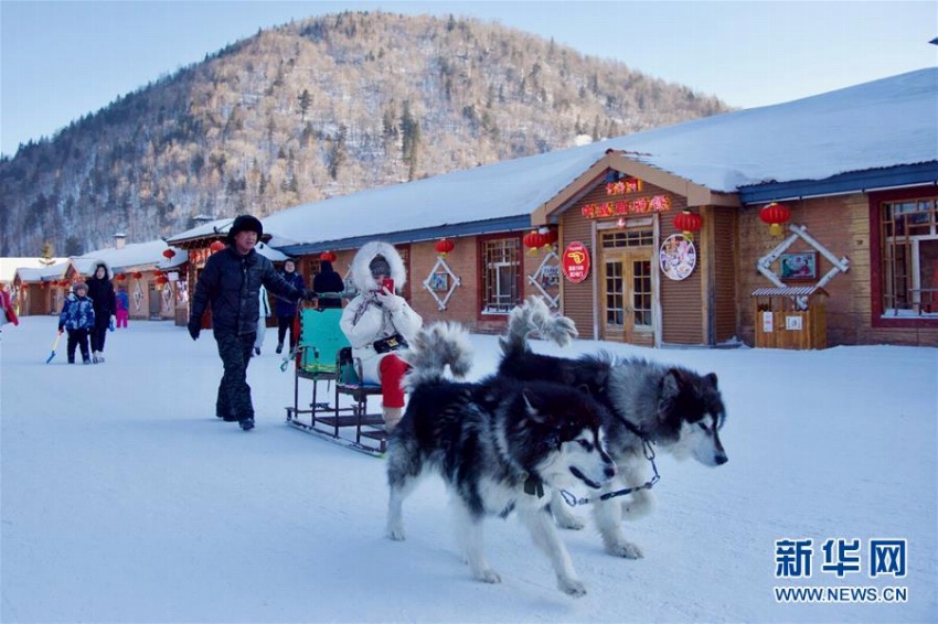 一面銀世界の「雪郷」が人気観光地に　黒竜江省