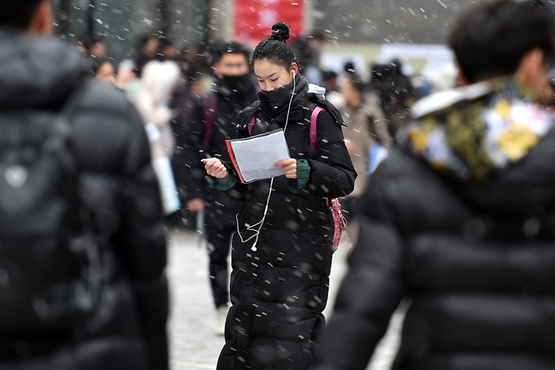 雪が舞い落ちる中、中央戯劇学院で2019年度本科生専門テスト　北京