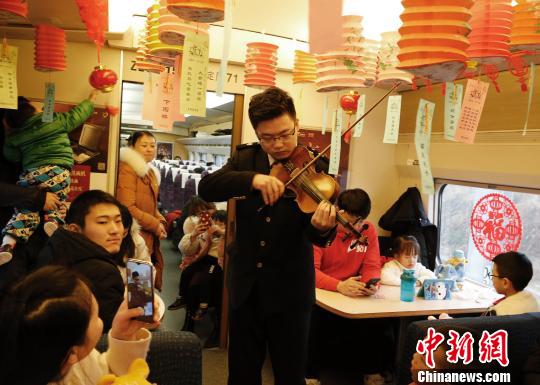 杭州と黄山結ぶ杭黄高速鉄道で祝う元宵節