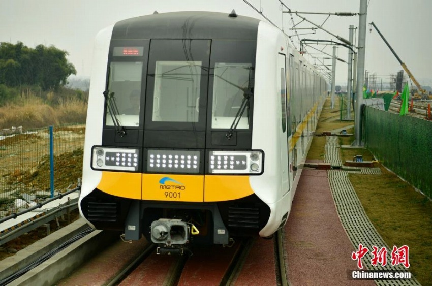 成都地下鉄9号線に全自動無人運転車両が正式に登場
