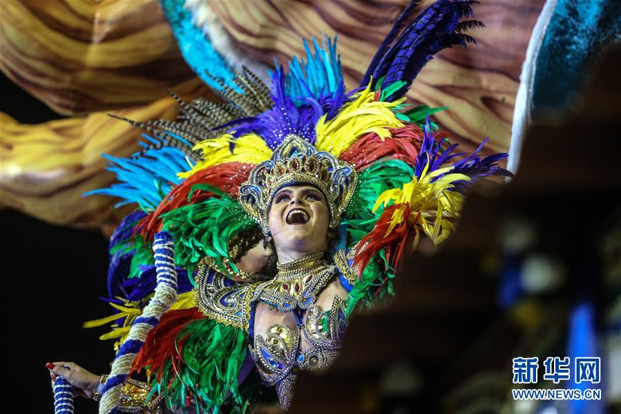 ブラジルサンパウロのカーニバルが開幕