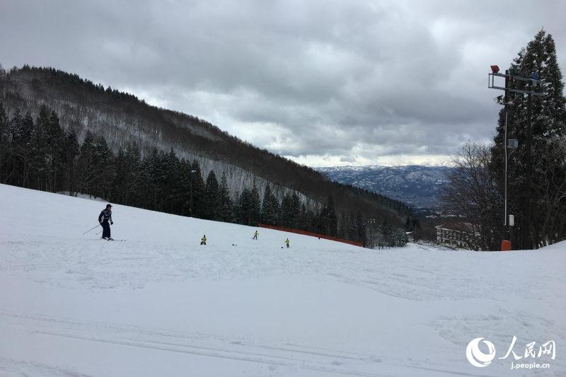 美しい雪景色とスキーを堪能　「東北地方スキー体験ツアー」