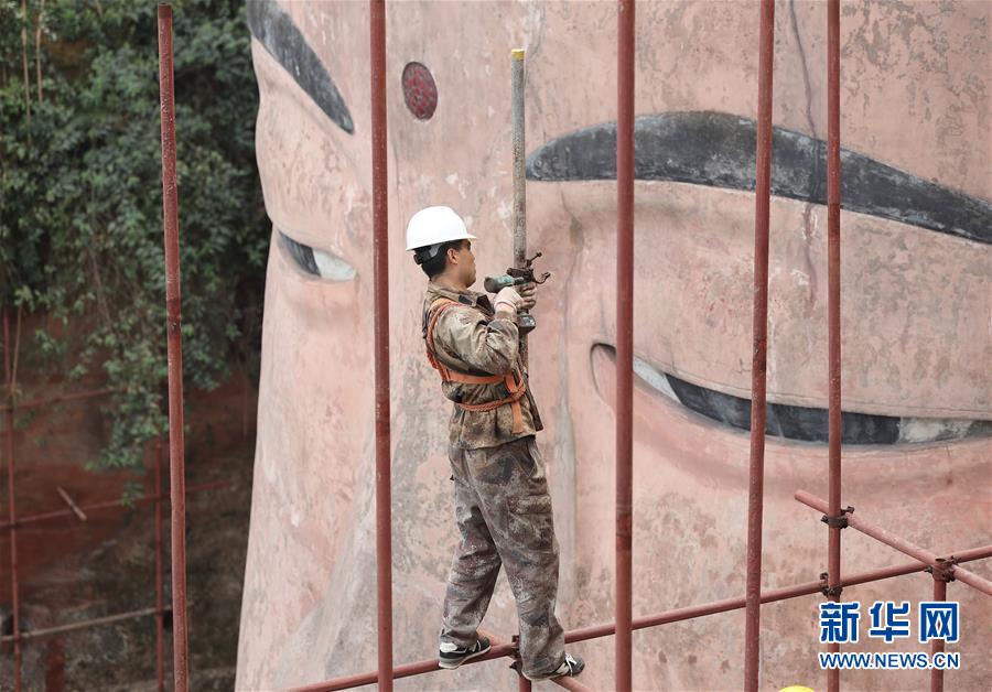 修繕終えた四川省の楽山大仏が正式に一般公開を再開