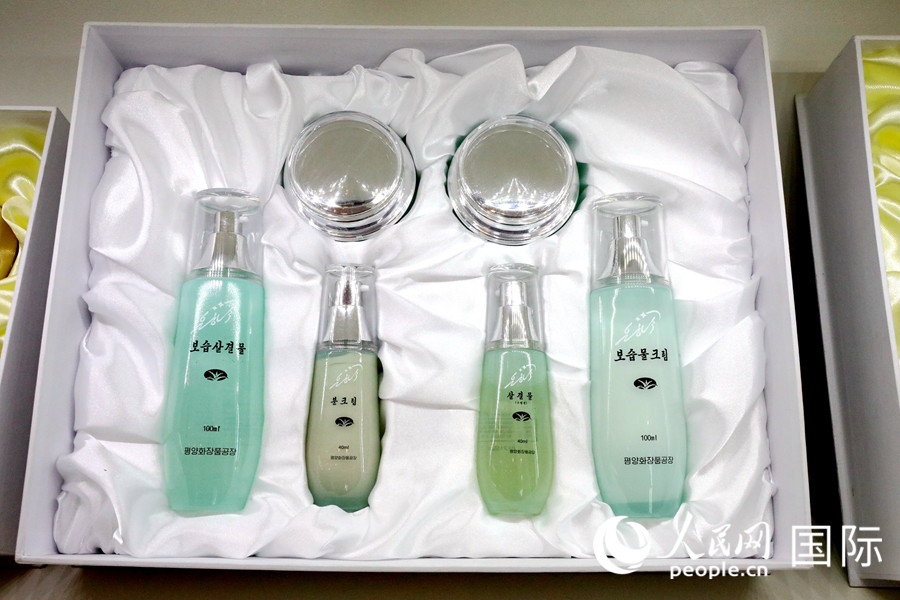 朝鮮最大の化粧品工場「ピョンヤン化粧品工場」を訪ねて