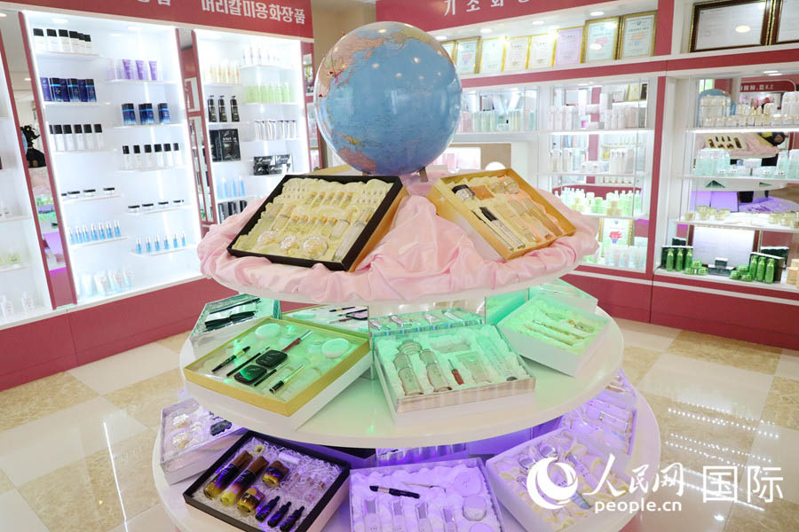 朝鮮最大の化粧品工場「ピョンヤン化粧品工場」を訪ねて