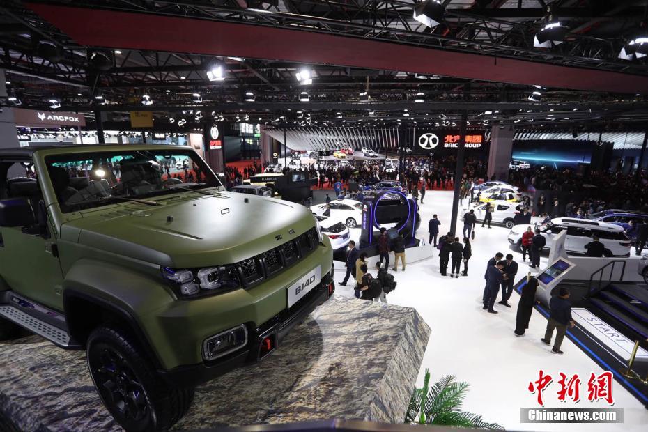 各自動車メーカーの革新の成果目の当たりに　上海モーターショー開幕初日