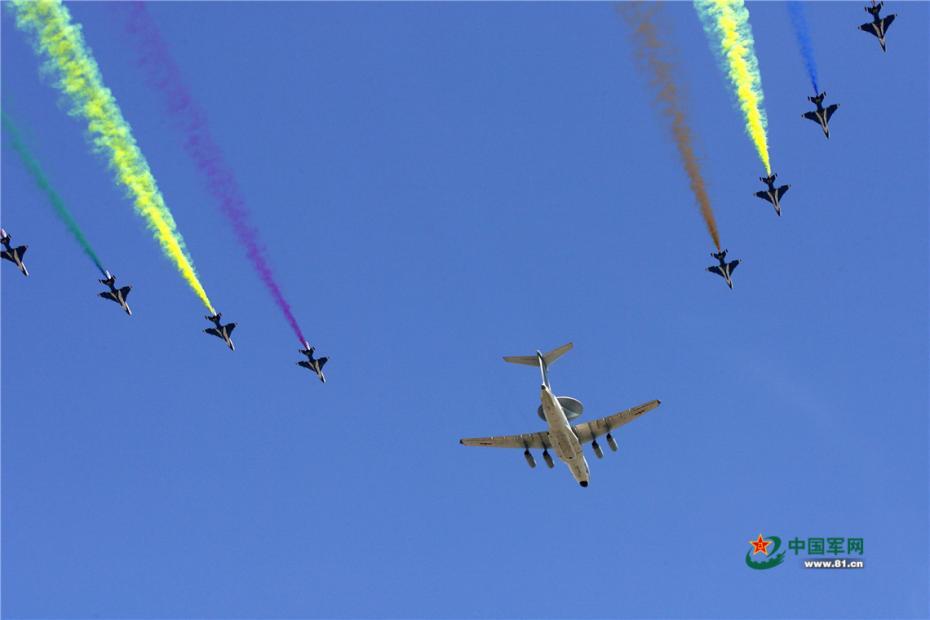 「国家」を代表して中国の空を舞う曲技飛行隊・八一飛行表演隊