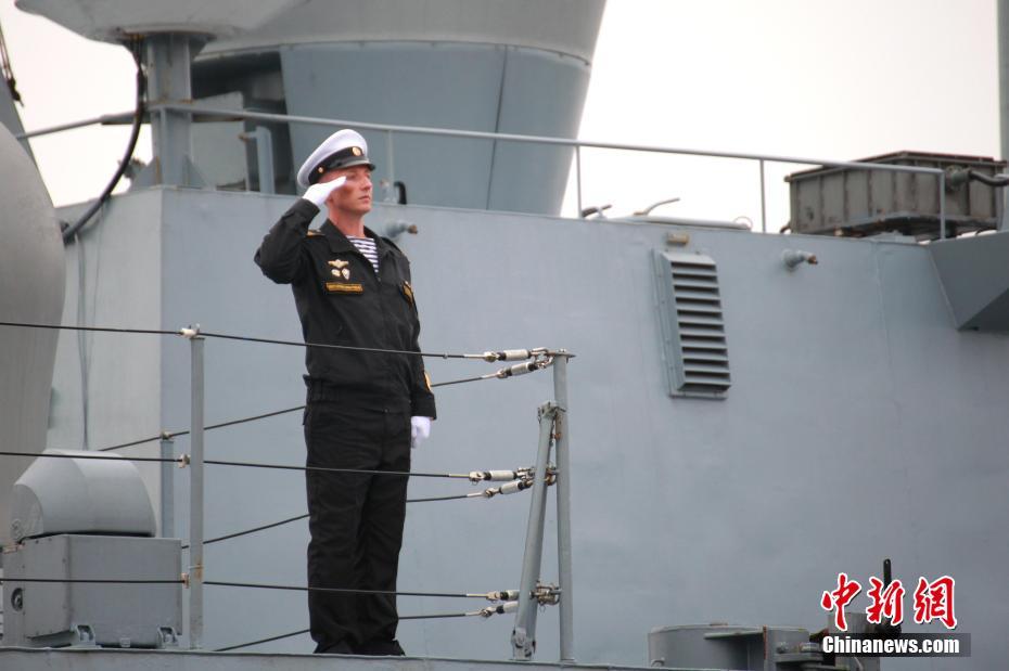 国際海軍行事に参加する各国艦艇が続々と青島に到着