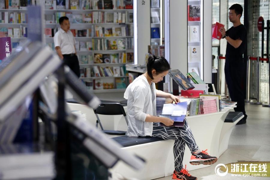本を借りることができるサービスが人気の書店　浙江省杭州