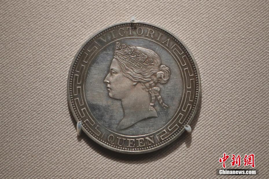 上海で「中国貨幣史における白銀」展