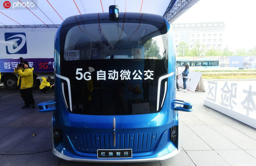 杭州に紅旗の5G自動運転ミニバス登場　AIロボットとコミュニケーションも可能