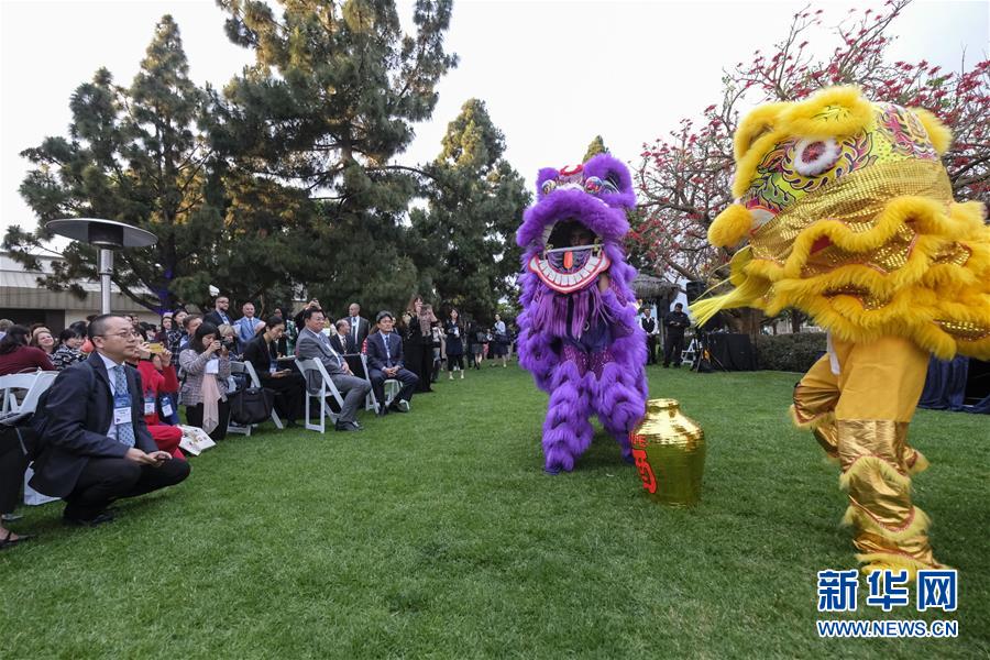 米国人一家6人が獅子舞い披露　全米中国語大会