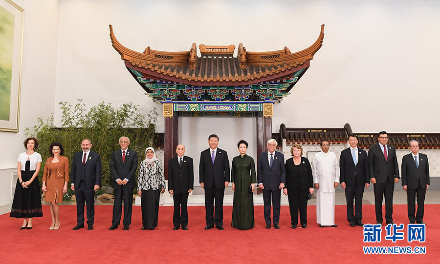 アジア文明対話大会　習近平主席夫妻が各国首脳夫妻を歓迎