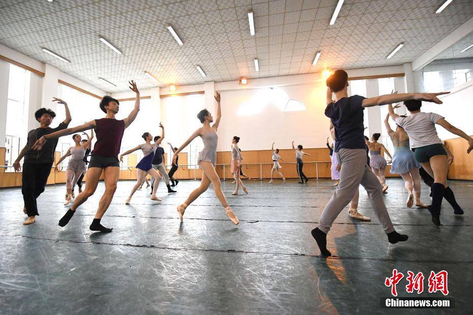 広州バレエ団による劇「浩然鉄軍」が6月13日に初上演