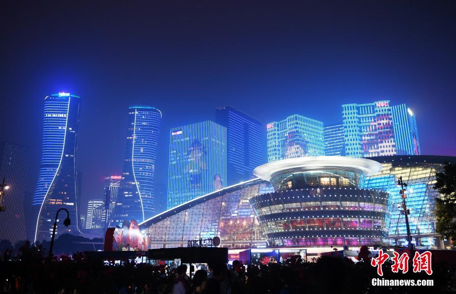 浙江省杭州市でアジアグルメフェスティバルのライトアップショー
