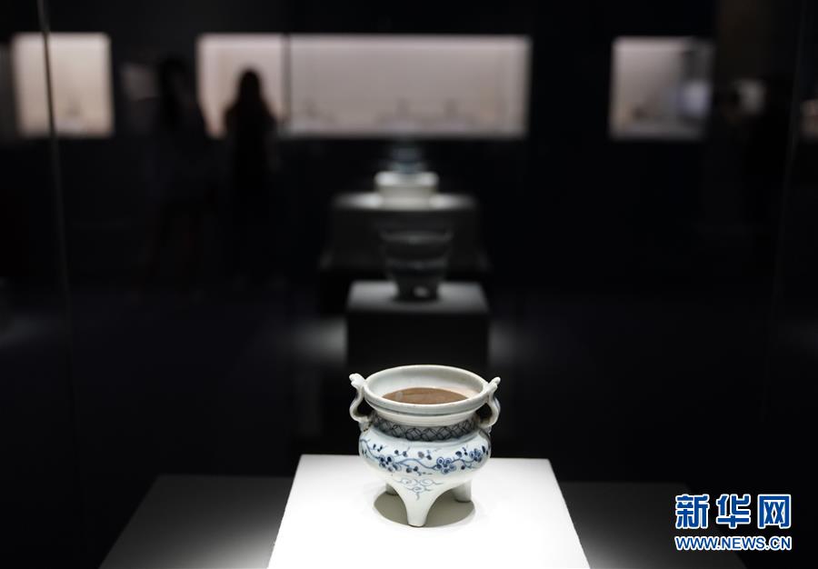 元代の陶磁器特別展が中国国家博物館で開幕