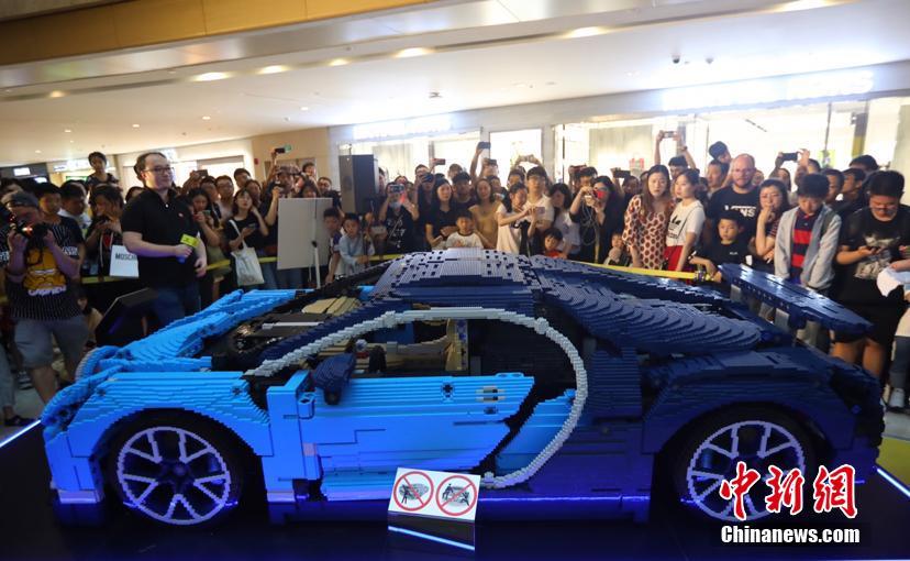 レゴ23万8762個で作ったブガッティのスーパーカーが南京に登場