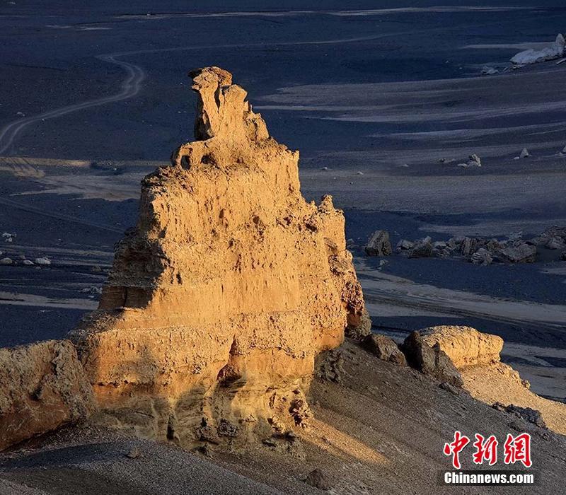 大海道で大自然の力を満喫　新疆ウイグル自治区