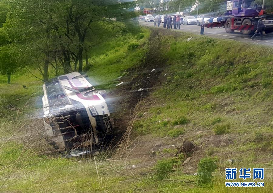 ロシアでバス横転事故、中国人観光客2人死亡