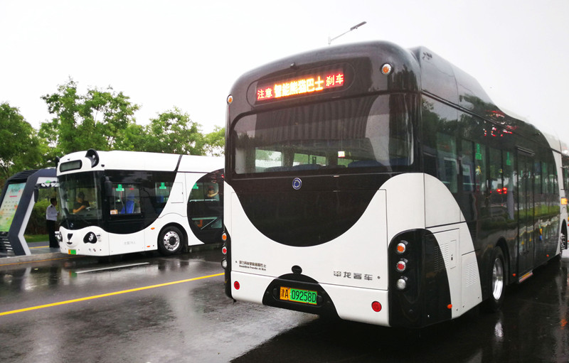 世界初のスマート路線バス、天津市で試験運行
