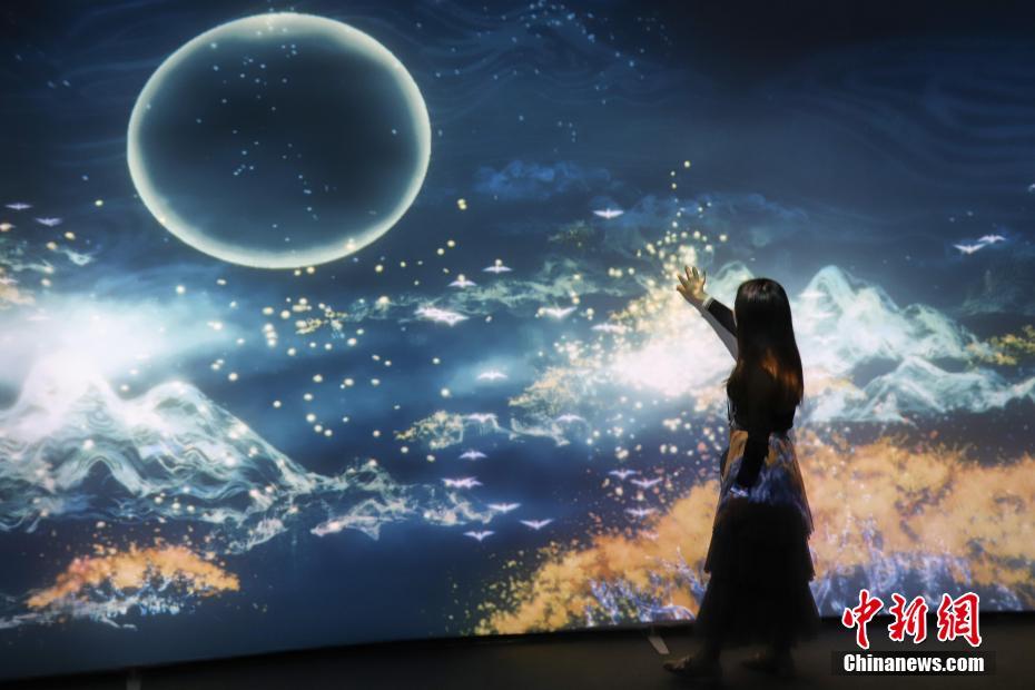 デジタルアート特別展「夢を追いかけて・未来」が貴陽市で開催