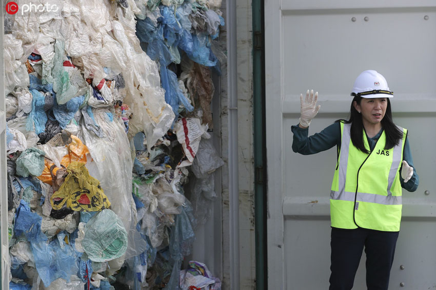 マレーシアが輸入プラスチックごみ送り返す　「世界のゴミ捨て場にはならない」