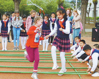 6月1日は「国際子供の日」　中国とロシアの小学生が交流