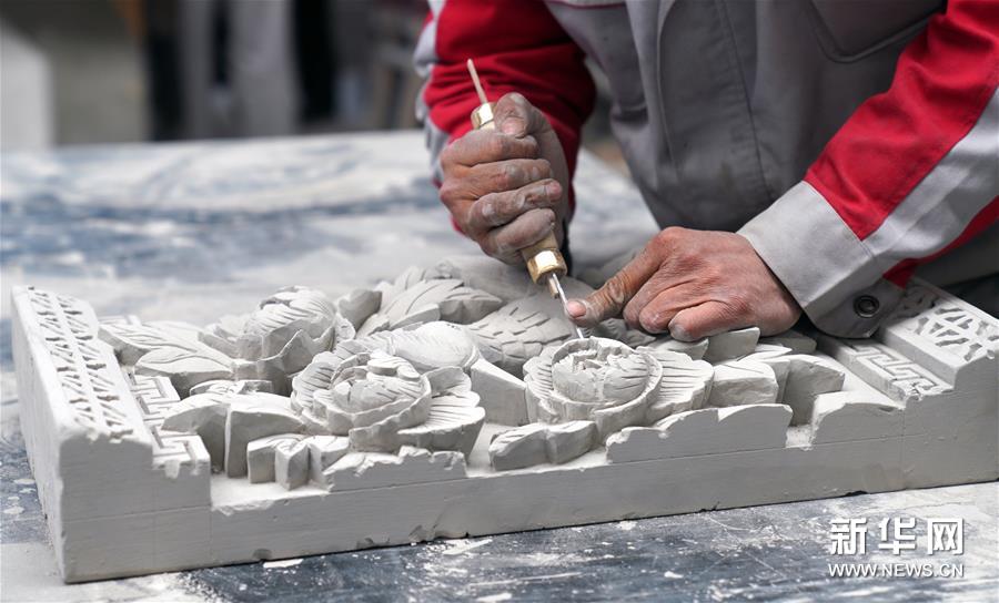 彫刻刀で咲かせるれんがの花「臨夏磚雕」 甘粛省