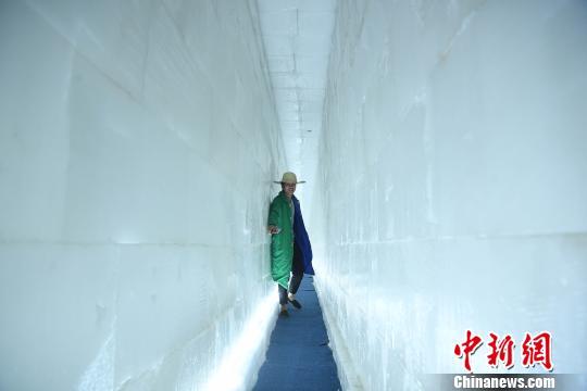 重慶、4日は猛暑日の予報　市民は「氷の世界」で避暑
