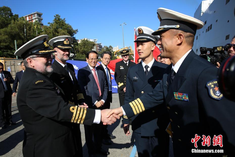 中国海軍護衛艦隊がオーストラリア訪問