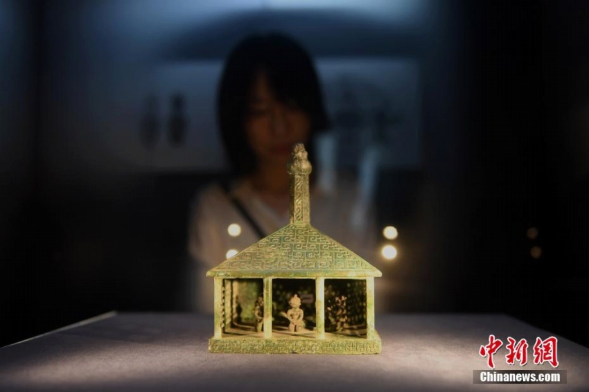 呉越楚の選りすぐりの文化財300点　杭州で展覧会