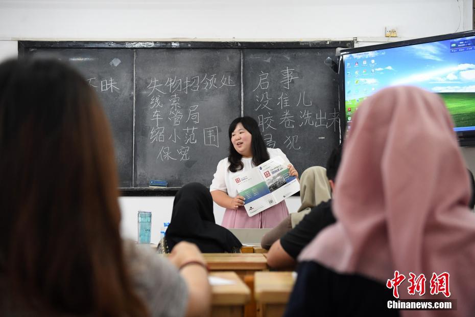 夢を追い求め広西へ　教師として頑張る台湾出身の女性