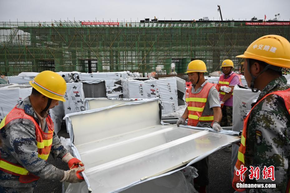 6月末に完成予定の北京大興空港高速道路　路面には自動融雪技術を採用