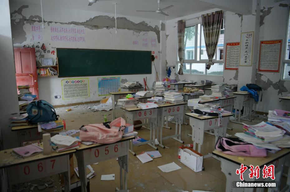 四川長寧地震で深刻な被害受けた双河中学校