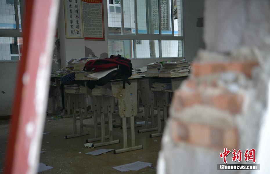 四川長寧地震で深刻な被害受けた双河中学校