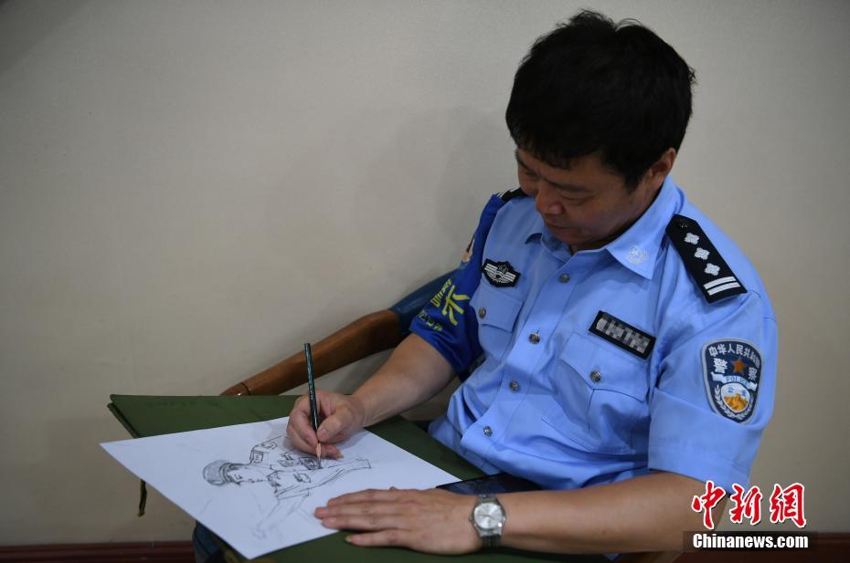 30年間の鉄道警察官としての日々をスケッチで記録　吉林省