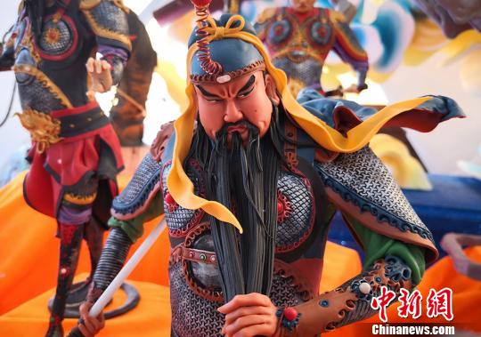 「三国志」の登場人物をしん粉細工で作り伝統文化を発揚する蘭州の芸術家