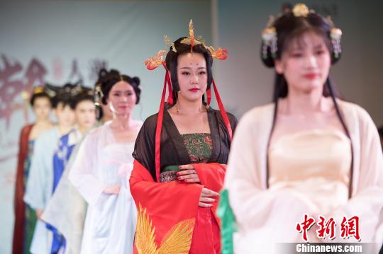 漢服で美を競う　Miss Tourism Cultural World山西地区大会